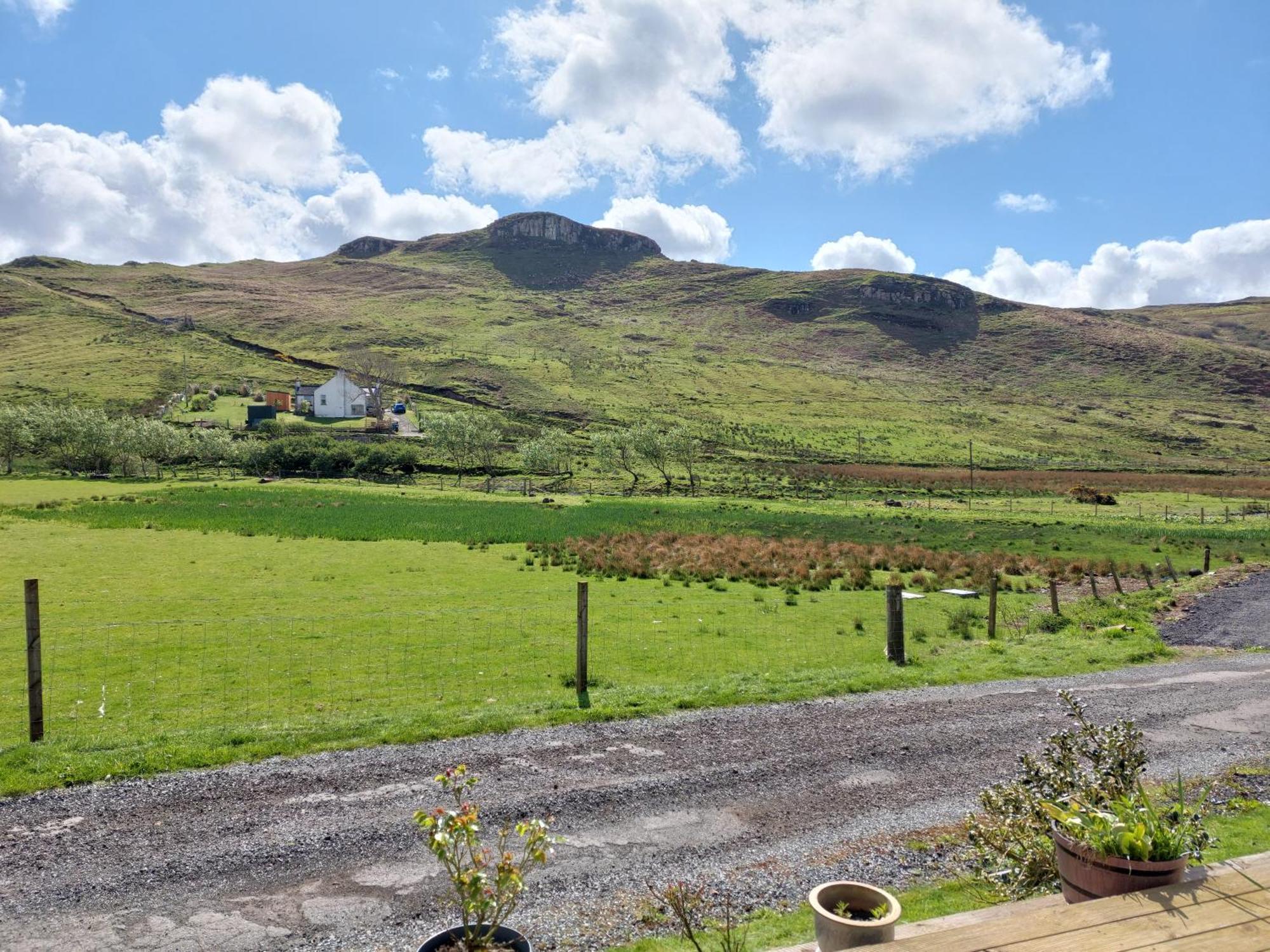 Crofters Cabin Bracadale Extérieur photo